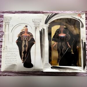Rare 1995 Midnight Gala BARBIE Classique Collection-Matte